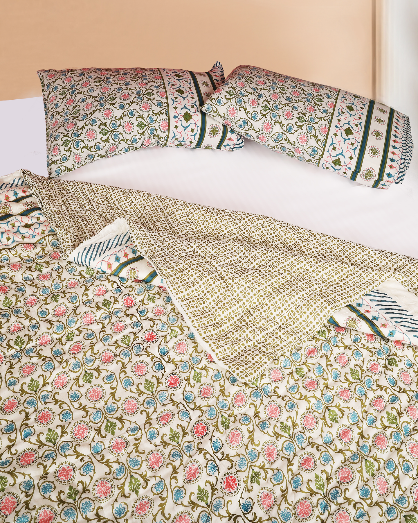 White Hand Blocked Printed Reversible Double Bed Hand Quilting Quilt Set